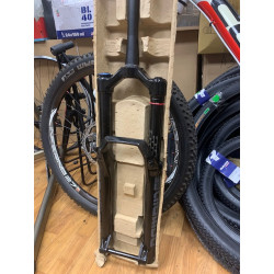 Вилка RockShox Domain 29 Boost