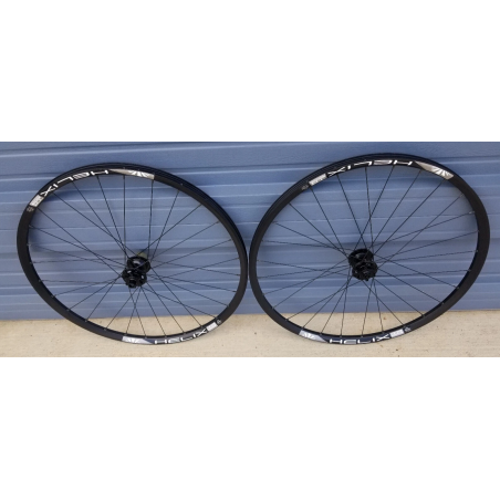 КОМПЛЕКТ КОЛЕС SUNRINGLE HELIX TR29